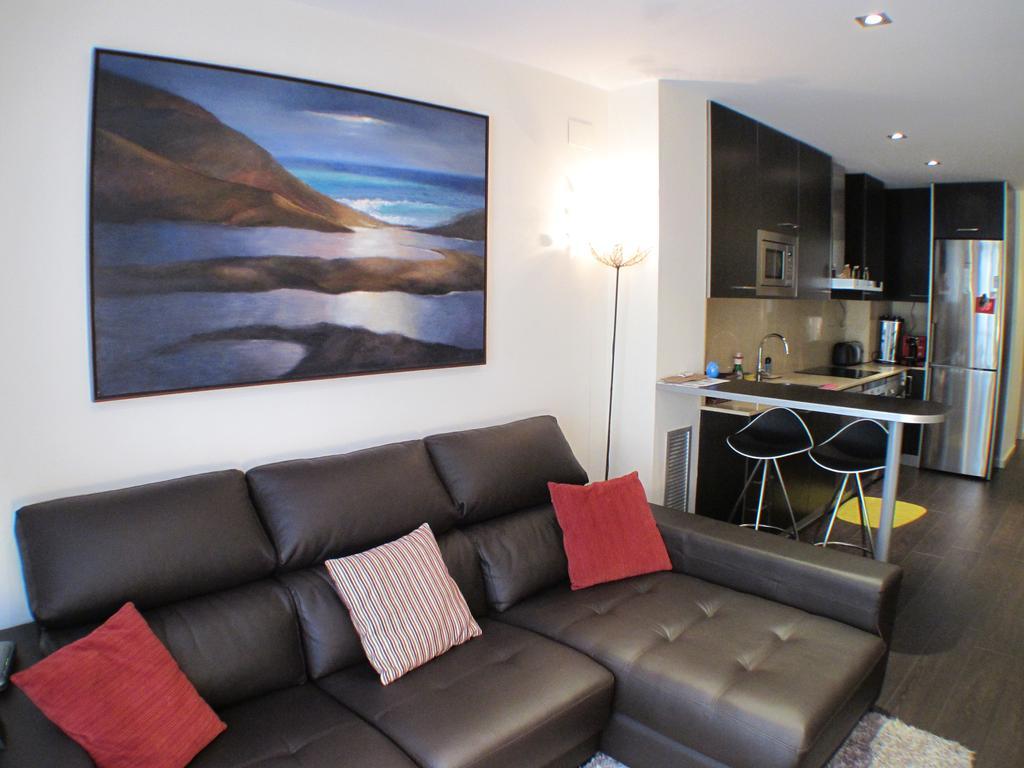 Barcelona4Seasons - Muntaner Appartement Buitenkant foto